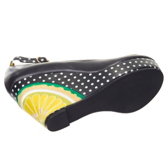 Banned Apparel Pin Up Lemon Wedge Shoes - Picture 2 of 6
